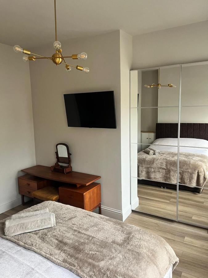 The Curious Apartment, Cheltenham Buitenkant foto